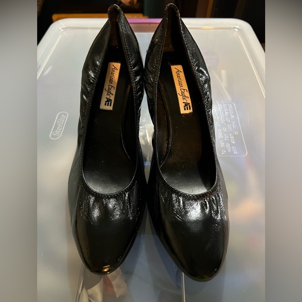 NWOT basic black kitten heels